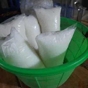 Waspada Bahaya Bikin Lontong Atau Ketupat Dibungkus Plastik