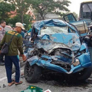 Kecelakaan Maut di Gresik: Bus Rajawali Hantam Panther Pengantar Umrah, 7 Tewas