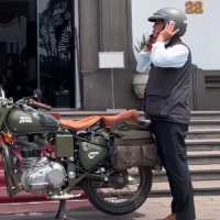 KPK Akhirnya Angkut Motor Royal Enfield dari Rumah Ridwan Kamil