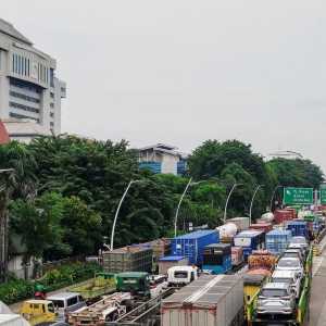 Macet Horor Tanjung Priok: Pramono Anung Minta Maaf, Tegur Pelindo
