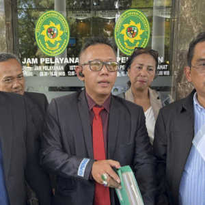 Pengacara Pelapor Ijazah Palsu Jokowi Ditahan Polisi Terkait Pemalsuan Dokumen