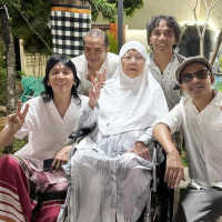 Bunda Iffet, Sosok di Balik Kesuksesan Slank, Meninggal Dunia