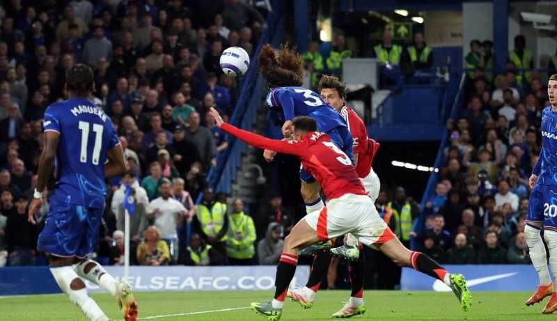     Chelsea vs Manchester United 1-0: Tandukan Marc Cucurella ke gawang Andre Onana menjadi gol kemenangan Chelsea atas Setan Merah (premierleague.com)