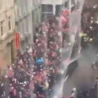 Tragedi di Pawai Juara Liverpool: Mobil Seruduk Fans, 27 Orang Luka