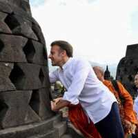 Kunto Bimo, Mitos Sentuh Patung di Candi Borobudur yang Dicoba Presiden Macron