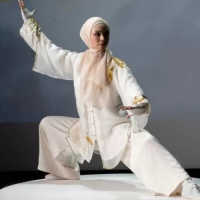 Timnas RI Dapat Rolex, Ratu Wushu Lindswell Kwok Soroti Kesenjangan Atlet Non-Bola