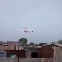 Pesawat Air India Jatuh Usai Lepas Landas, Bawa 242 Penumpang