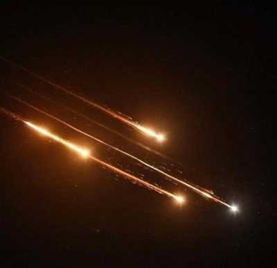 Rudal hipersonik Iran hantam Kemenhan dan Bandara Ben Gurion Israel