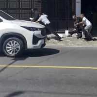 Bentangkan Poster 'Dinasti' dan 'Omon Omon' Saat Gibran Datang, 3 Mahasiswa Ditangkap