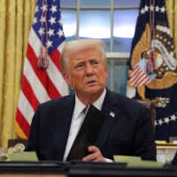 Iran Serang Pangkalan Militer AS di Qatar, Trump: Serangan Lemah