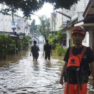 Hujan Deras di Jakarta: 6 RT dan 1 Ruas Jalan Banjir Hingga Nyaris 1 Meter