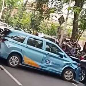 7 Kendaraan Kecelakaan Beruntun di Utan Kayu Jaktim, 2 Orang Terluka
