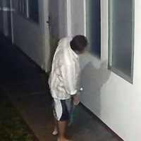 Rekaman CCTV Gerakan Mencurigakan Penjaga Kos di Depan Kamar Diplomat Kemlu Arya Daru