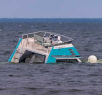 Kapal Terbalik di Mentawai: 11 Korban Hilang Ditemukan Selamat!