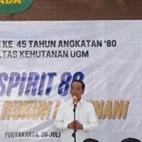 Jokowi Hadiri Reuni Fakultas Kehutanan UGM Angkatan 80: Kalau Nggak Datang, Rame Lagi
