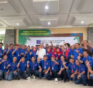 Kenapa Jokowi Tak Pakai Baju Seragam Saat Hadiri Reuni UGM? Ketua Angkatan Buka Suara