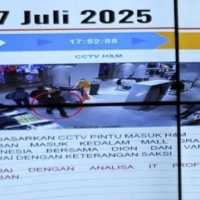 Siapa Sosok Misterius Vara yang Temani Arya Daru Belanja Baju di Mal?