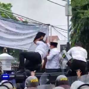 Didemo 100 Ribu Warga, Bupati Pati Sudewo Tolak Mundur