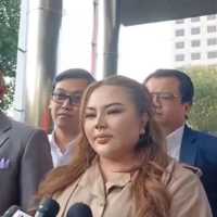 Diperiksa KPK di Kasus BJB, Lisa Mariana Sebut Ridwan Kamil dan Akui Terima Uang