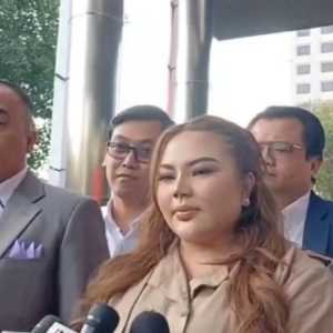 Diperiksa KPK di Kasus BJB, Lisa Mariana Sebut Ridwan Kamil dan Akui Terima Uang