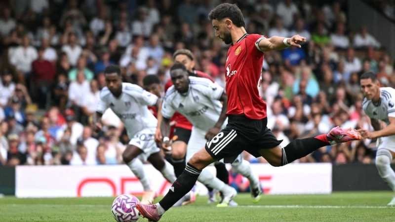     Fulham vs Manchester United 1-1: Bruno Fernandes gagal mencetak gol lewat titik penalti (premierleague.com)