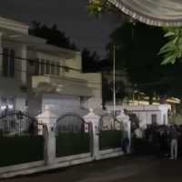 Giliran Rumah Uya Kuya yang Digeruduk dan Dijarah Massa