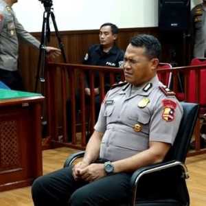 Kompol Cosmas yang Tabrak-Lindas Ojol Affan Pakai Rantis Brimob Dipecat dari Polri