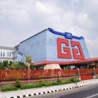 Geger Ribuan Buruh Rokok Gudang Garam Kena PHK Massal