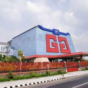 Geger Ribuan Buruh Rokok Gudang Garam Kena PHK Massal