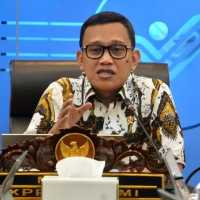 Kata Menteri P2MI Karding Soal Foto Main Domino Bareng Menhut & Tersangka Pembalakan