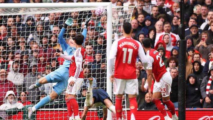     Arsenal vs Nottingham Forest 3-0: Martin Zubimendi mencetak brace saat bertanding melawan Forest (premierleague.com)