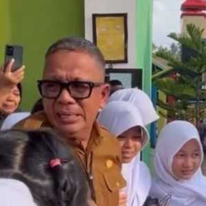 Viral Kepsek SMPN 1 Prabumulih Dicopot, Diduga Gegara Tegur Anak Walkot Bawa Mobil