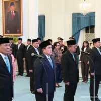 Reshuffle Kabinet: Prabowo Lantik Djamari Jadi Menko Polkam, Erick Thohir Menpora