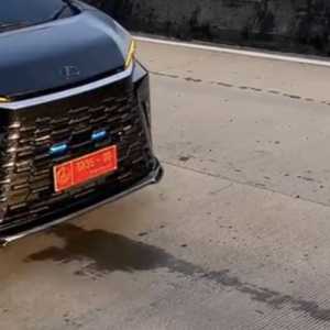 Viral 2 Mobil Berpelat Dinas TNI Terobos Jalur Layang Busway Koridor 13