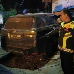 Rombongan Mobil Penyanyi Cantika Davinca Tabrak Pemotor, 2 Orang Tewas