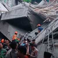 Bangunan Ponpes Al Khoziny Ambruk, Basarnas: 104 Selamat, 67 Korban Tewas