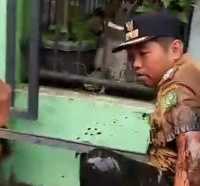 Viral Lurah di Medan Diceburkan Warga ke Got Usai Bongkar Polisi Tidur dari Ban Bekas