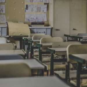 Ini Sanksi yang Tepat Untuk Siswa Merokok di Sekolah, Bolehkah Ditampar?