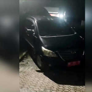 Viral Mobil Dinas di Sulut Dikendarai Orang Mabuk Hingga Tabrak Pohon