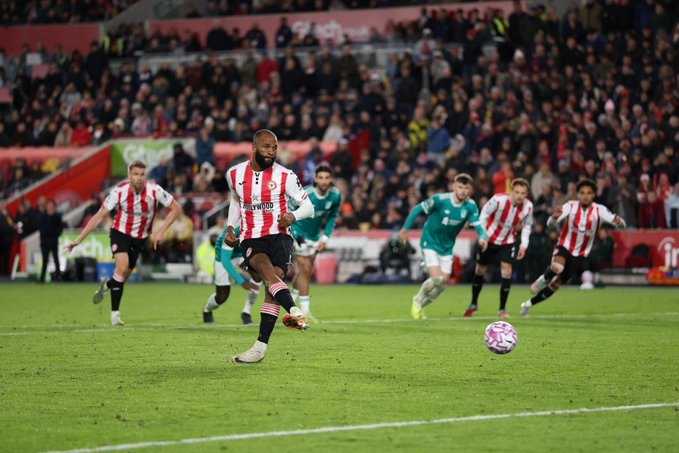 Brentford vs Liverpool 3-2: Igor Thiago mencetak gol ketiga bagi Brentford lewat titik penalti (premierleague)