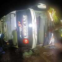 Bus PO Haryanto Terguling di Tol Batang, 3 Penumpang Tewas