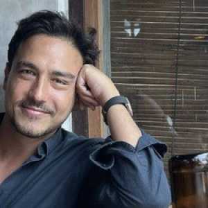 Hamish Daud Buka Suara Soal Tudingan Selingkuh dengan Sabrina Alatas: Teman