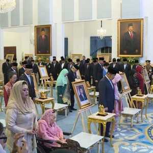 Prabowo Beri Gelar 10 Pahlawan Nasional: Soeharto, Gus Dur, Marsinah, Kakek AHY