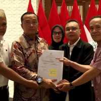 Presiden Prabowo Rehabilitasi 2 Guru Luwu Utara yang Dipecat Gegara Bela Guru Honorer