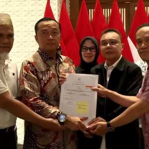 Presiden Prabowo Rehabilitasi 2 Guru Luwu Utara yang Dipecat Gegara Bela Guru Honorer