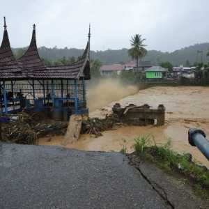 Banjir Bandang Sumatera: 604 Jiwa Tewas, 464 Masih Hilang