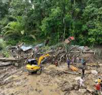 Update banjir bandang Aceh, Sumut, Sumbar: 897 tewas, 451 hilang
