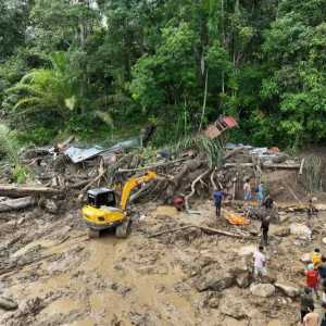 Update banjir bandang Aceh, Sumut, Sumbar: 897 tewas, 451 hilang