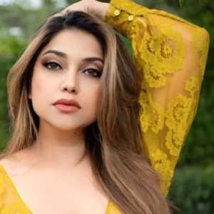 Trauma Sarah Azhari usai video syur ganti baju di toilet viral