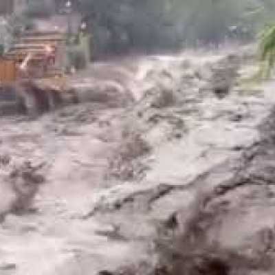 VIDEO: detik-detik banjir bandang sapu pemandian air panas Pancuran 13 Guci Tegal